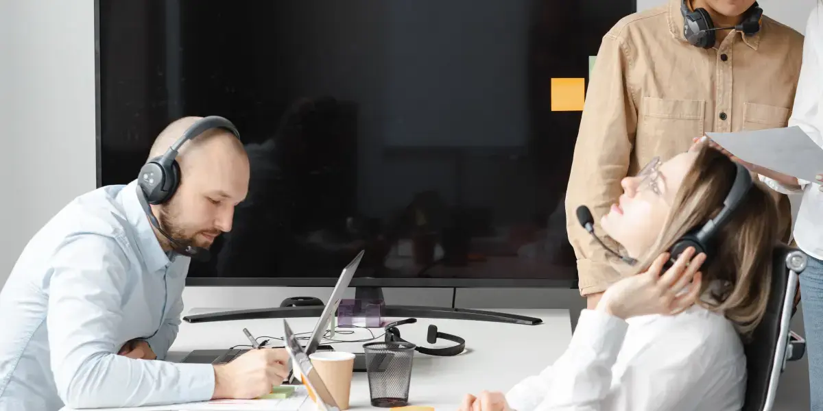 Blog: The Ultimate Background Noise Guide for WFH call centre agents